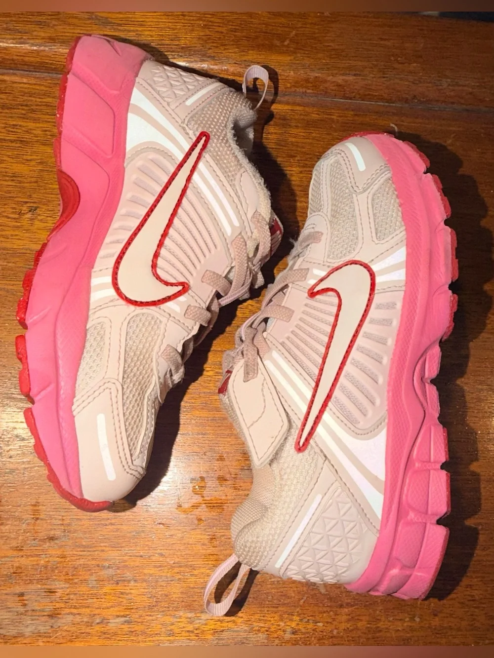 Nike Vomero 5 Silt Red Peony Crimson Size 1.5Y